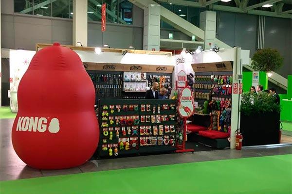 Gran acogida a Gloria y sus novedosos Snackys en la Feria Internacional Zoomark 2017