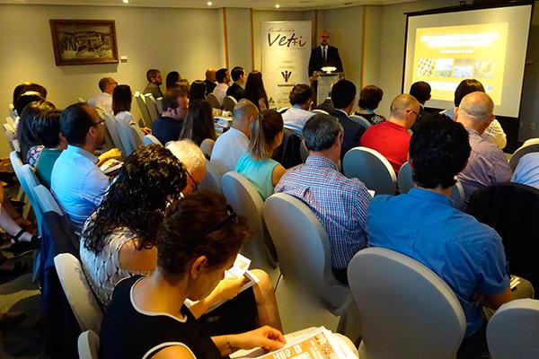 veti celebra con xito un taller de colaboracin pblicoprivada en sanidad animal en avicultura veti celebra con xito un taller de colaboracin pblicoprivada en sanidad animal en avicultura