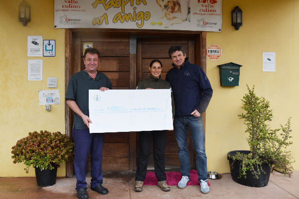 bayer dona 4000 euro al refugio de animales valle colino bayer dona 4000 euro al refugio de animales valle colino