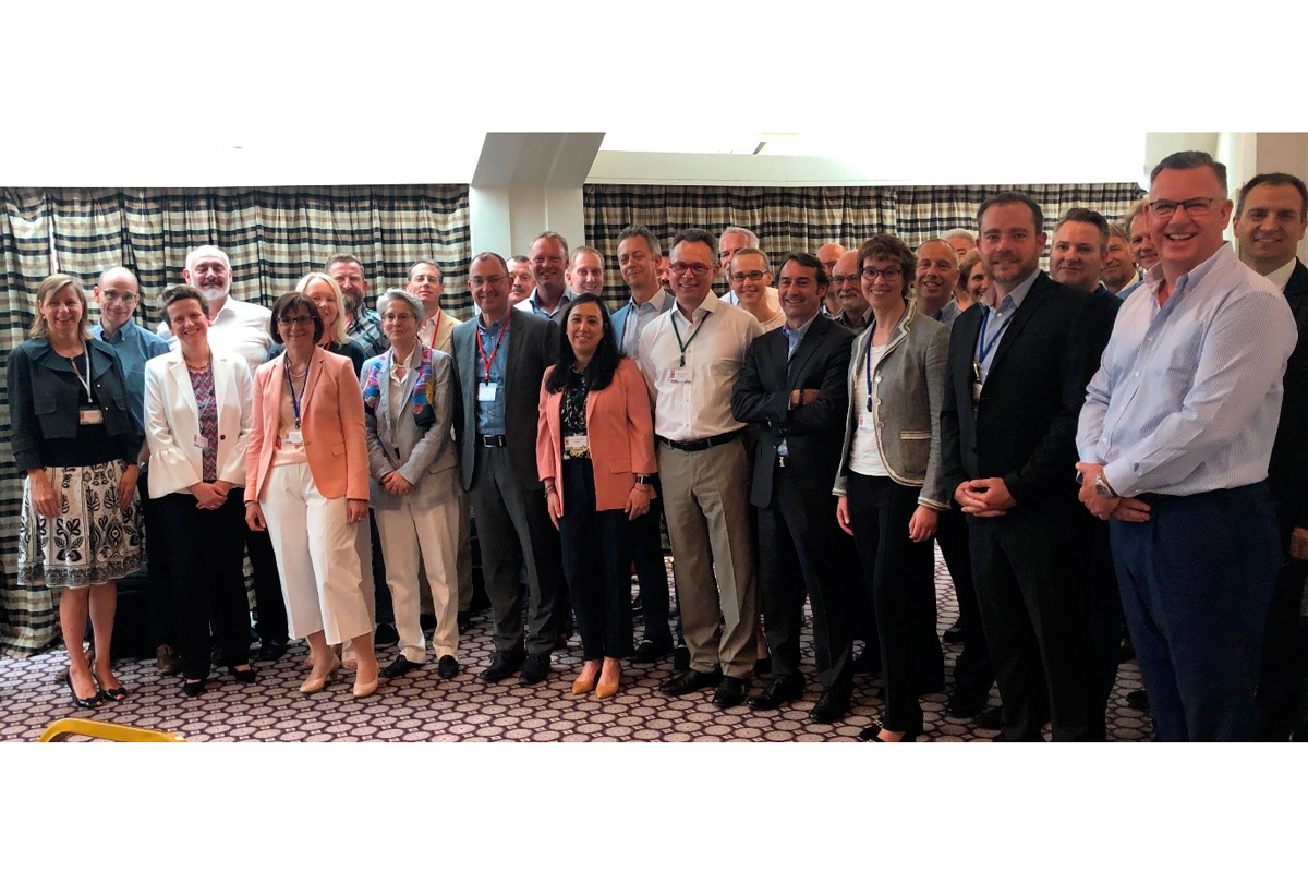 las futuras tendencias de la industria europea de alimentacin para animales de compaa a debate las futuras tendencias de la industria europea de alimentacin para animales de compaa a debate