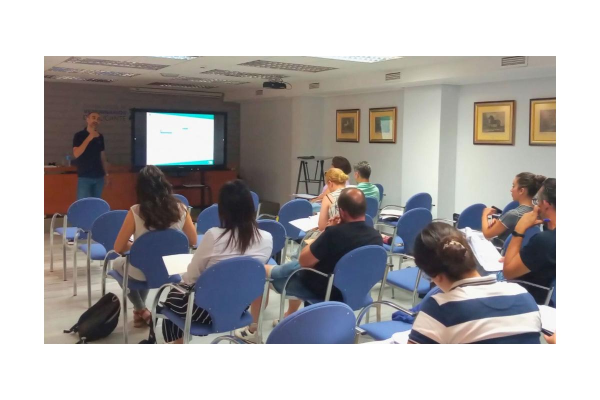 veterinarios-de-alicante-se-capacitan-en-control-oficial-de-triquina