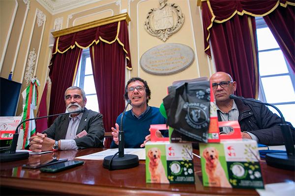 caacutediz inicia una campantildea municipal de concienciacioacuten ciudadana para la recogida de heces canina caacutediz inicia una campantildea municipal de concienciacioacuten ciudadana para la recogida de heces canina