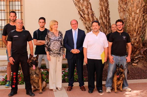 murcia ampliacutea la atencioacuten a las viacutectimas de violencia de geacutenero con un programa novedoso de perros adiestrados murcia ampliacutea la atencioacuten a las viacutectimas de violencia de geacutenero con un programa novedoso de perros adiestrados