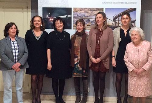 la relevancia y proyeccioacuten futura de la mujer en la profesioacuten veterinaria actual la relevancia y proyeccioacuten futura de la mujer en la profesioacuten veterinaria actual