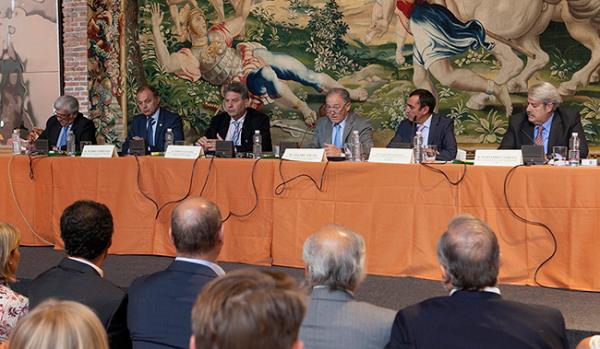 valentiacuten almansa destaca la versatilidad de los veterinarios y el esperanzador futuro de la profesioacuten valentiacuten almansa destaca la versatilidad de los veterinarios y el esperanzador futuro de la profesioacuten