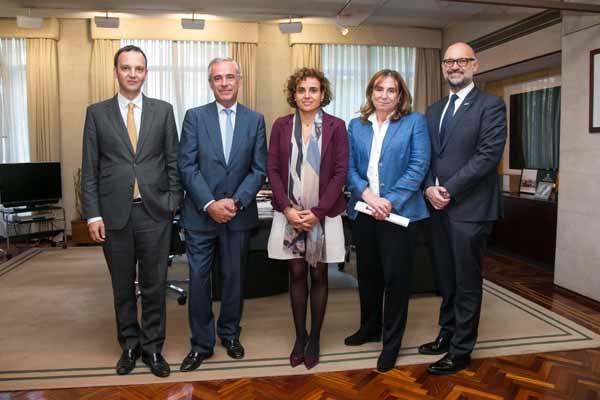 veterindustria se reuacutene con la ministra de sanidad para repasar la actualidad del sector veterindustria se reuacutene con la ministra de sanidad para repasar la actualidad del sector